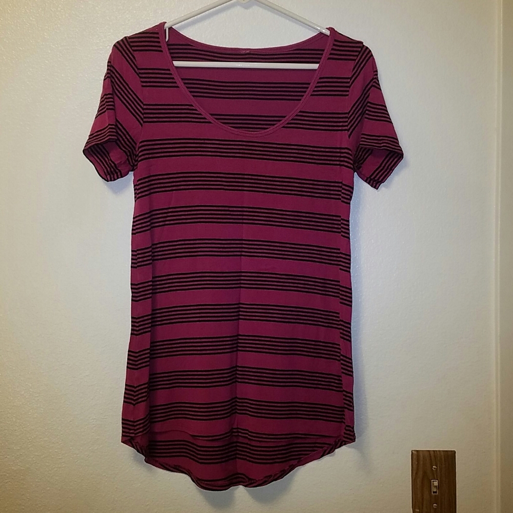 Fushia & Black Striped High-Low T-Shirt Size M-L